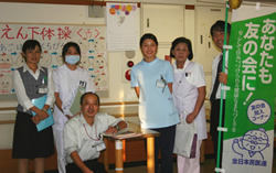 小豆沢病院まちづくり委員会の病棟訪問の様子